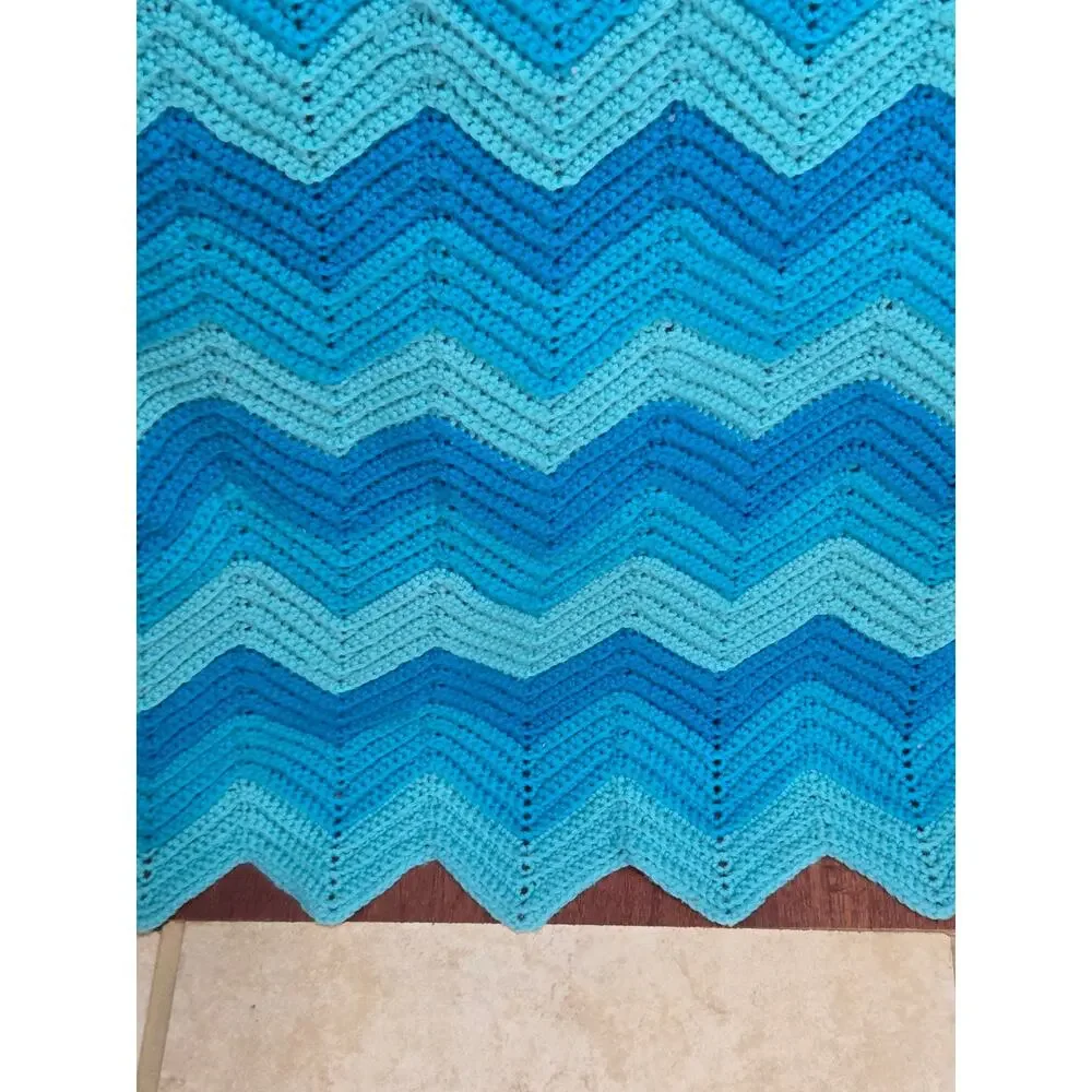 Vintage Hand Made Blue/Teal Chevron Crochet Blanket Zig Zag Ripple 76